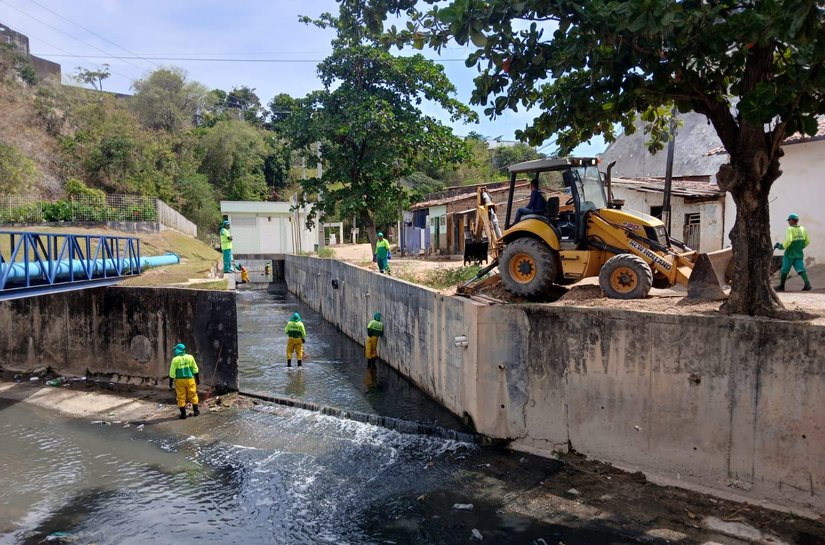 Autarquia de Limpeza Urbana intensifica trabalhos em Canal do Vale do Reginaldo