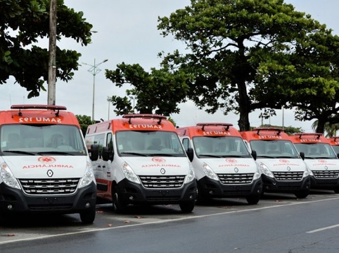 Governo entrega 20 novas ambulâncias e um helicóptero para reestruturação do Samu