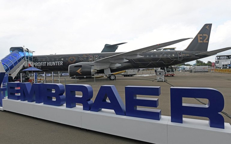 Embraer assina novo acordo e ultrapassa 500 encomendas de jatos da nova geração E2