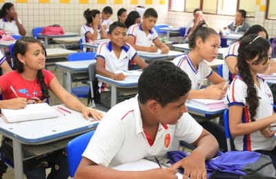 Alagoas ainda não concluiu escolha dos livros da rede pública, diz MEC