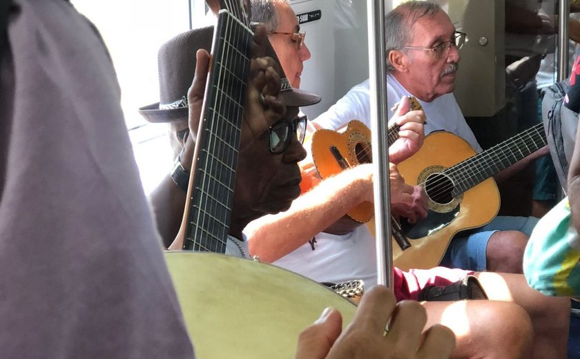 No Dia do Choro, Trem da Alegria homenageia músicos de todo país