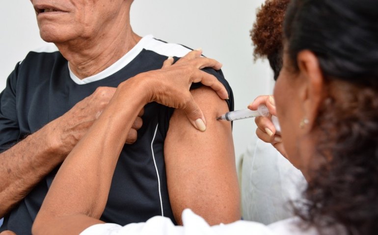1.050.487 doses das vacinas contra a Covid-19 foram aplicadas em Alagoas