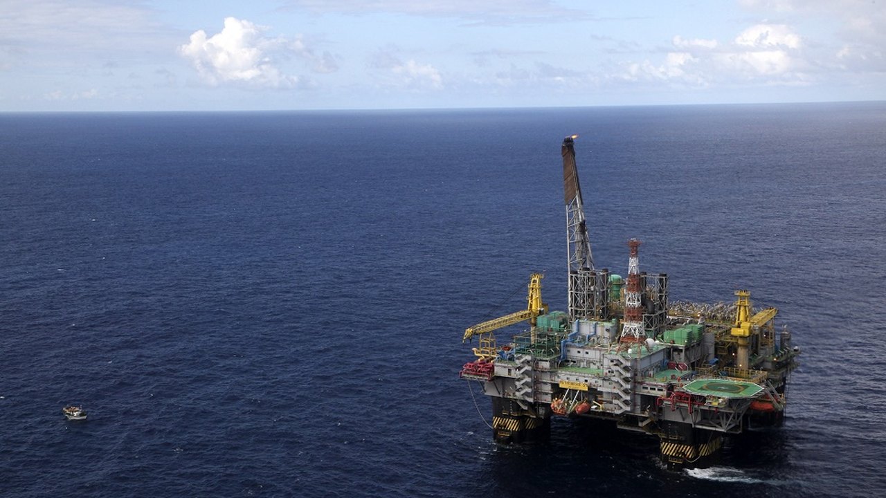 Leilão do pré-sal arrecada R$ 11,1 bi; Petrobras fica com 2 campos em consórcio