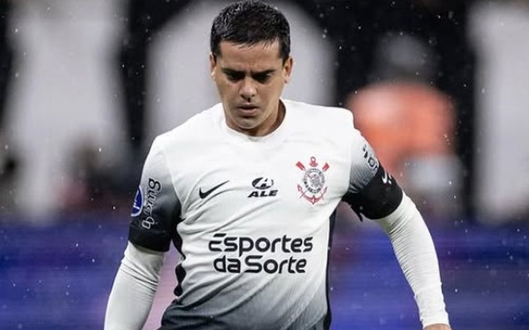 Fagner negocia com o Cruzeiro e deve deixar o Corinthians após 10 anos