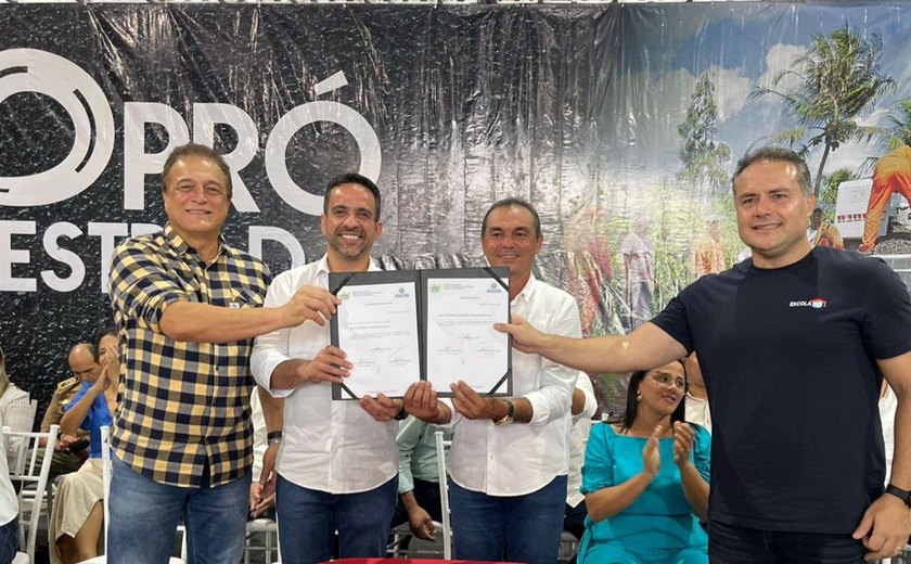 Prefeito de Anadia recebe novos veículos e investimentos do Governo do Estado