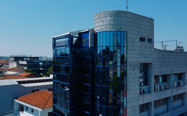 Associação de proteção veicular recebe pilotos parceiros na Fenatran