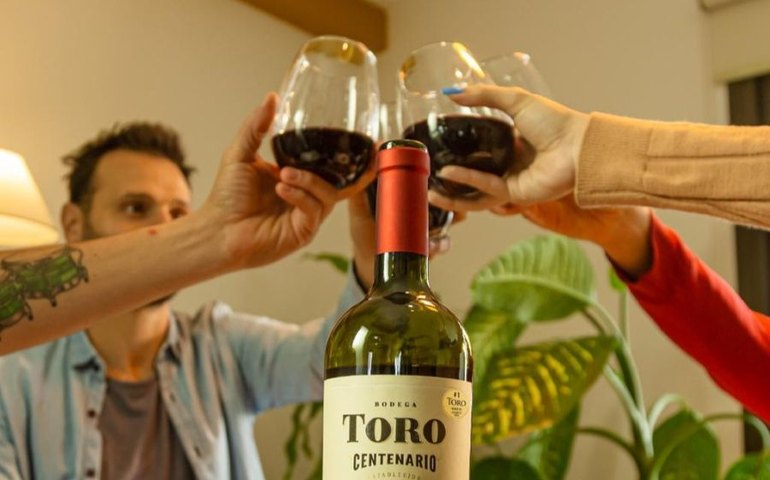 Vinhos especiais com 10% off para celebrar o amor no Dia dos Namorados