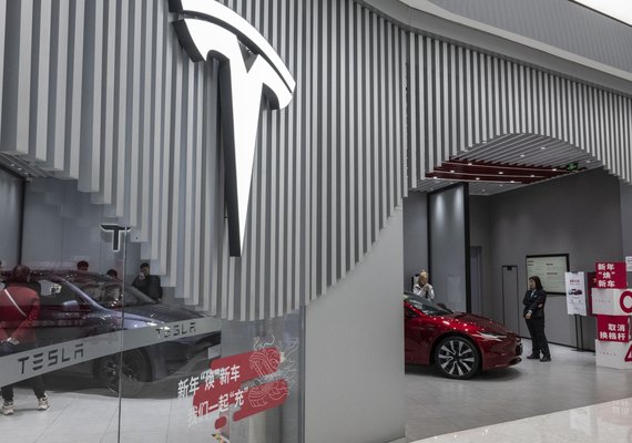 Vendas da Tesla na China caem em abril; rivais reportam vendas mais altas
