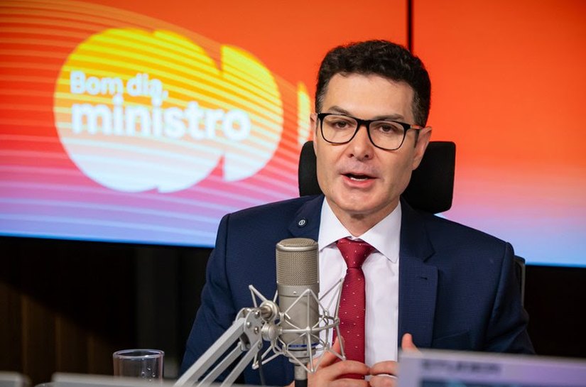 Jader Filho: governo estuda novo modelo para reduzir tarifas e ampliar acesso ao transporte público