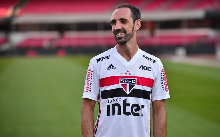 São Paulo decide não renovar o contrato do lateral espanhol Juanfran