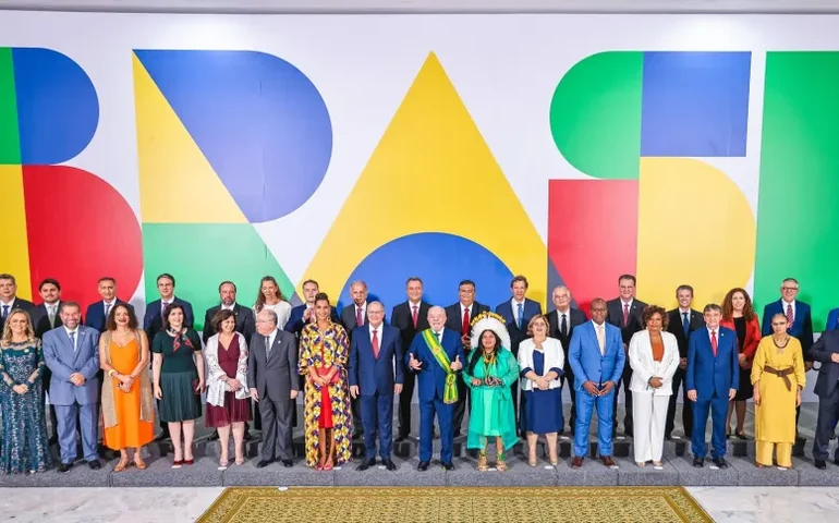 Lula tem reunião com ministros e líderes do governo nesta 2ª-feira