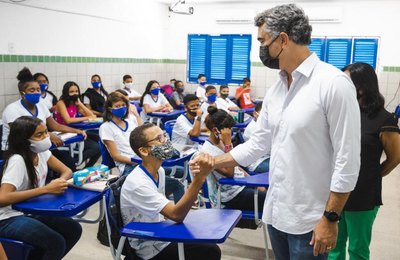 Rede pública estadual retoma aulas 100% presenciais com reforço de novos programas 