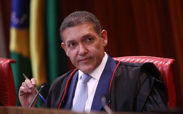 Nunes Marques é eleito presidente do TSE