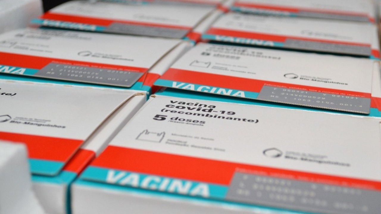 AL vai imunizar pessoas a partir de 53 anos com novas doses da AstraZeneca e Pfizer