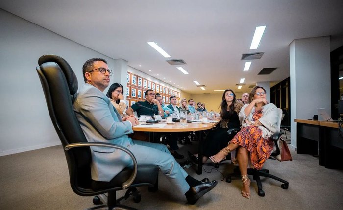 Governador disse que a meta é estabelecer as prioridades para melhorar o fornecimento de água e esgoto nas regiões concedidas