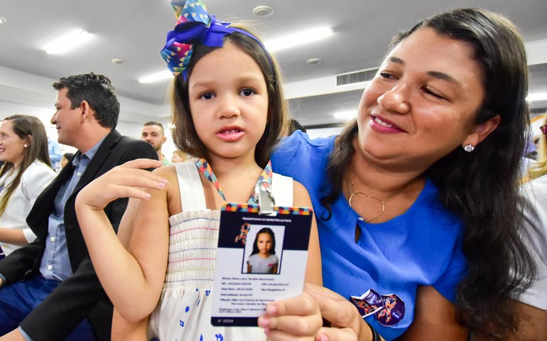 Governo lança Carteira de Identificação da Pessoa com Transtorno do Espectro Autista
