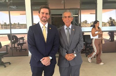 Desembargador Orlando Rocha visita Juizado Especial Cível e Criminal de Penedo