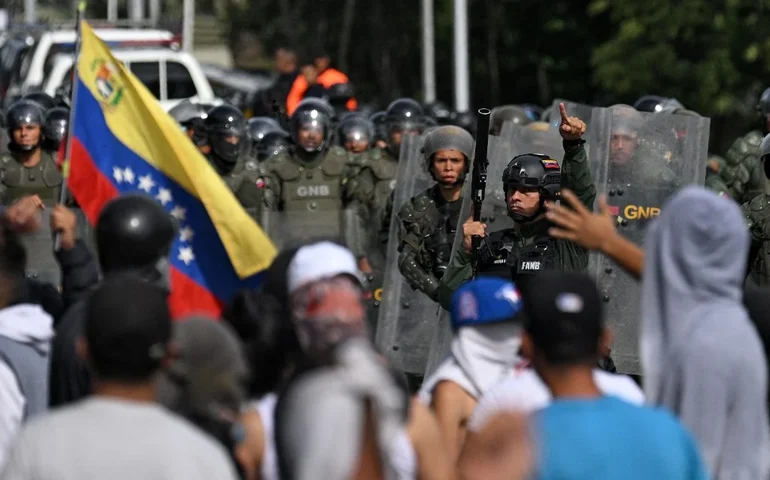 Casa Branca afirma que repressão a protestos na Venezuela é 'inaceitável'
