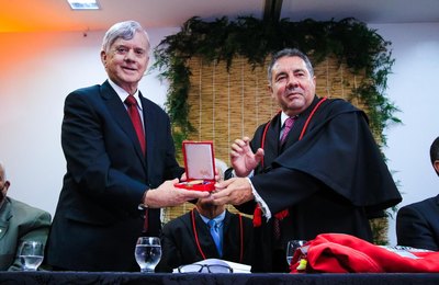 Klever Loureiro é agraciado com a Medalha Mérito do MPAL