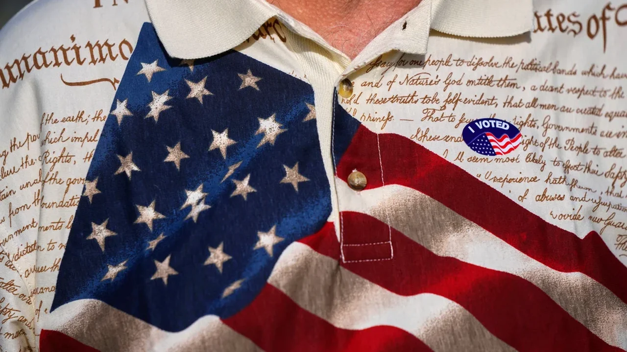 Uma nova pesquisa mostra que os jovens americanos estão rejeitando cada vez mais os partidos Democrata e Republicano.