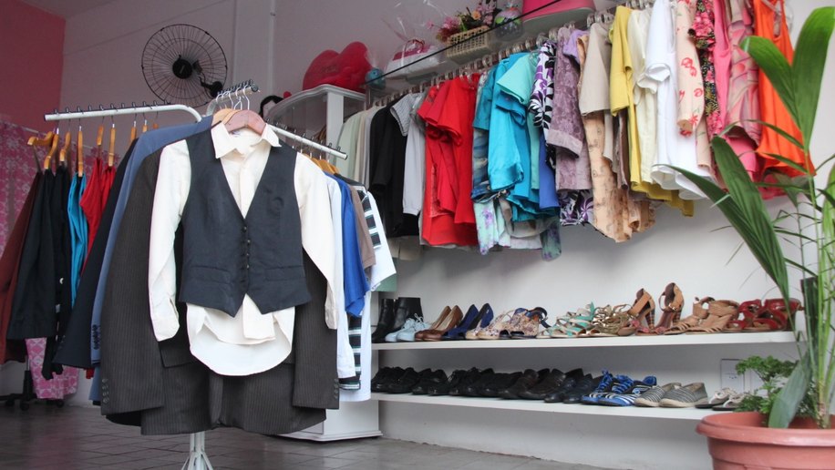 Outubro Rosa: Brechó Renascer é uma ótima opção para renovar o guarda-roupa e ser solidário