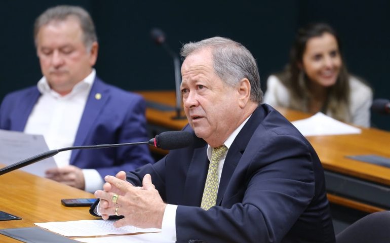 Comissão aprova proposta que reforça a prioridade de moradias para vítimas de desastres naturais