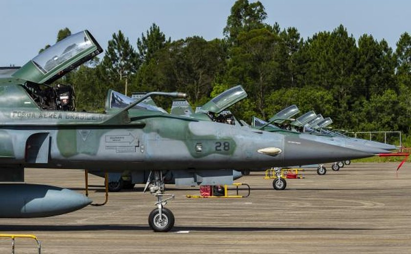 FAB pode suspender voos a partir de agosto por falta de combustível