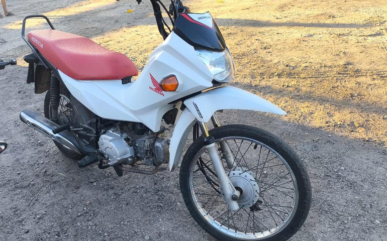 Polícia Militar prende quatro suspeitos e recupera motocicleta furtada em Arapiraca