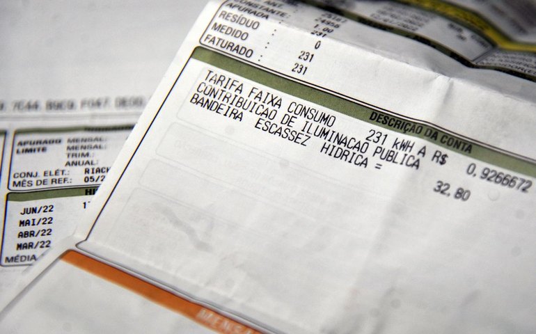 Conta de energia elétrica fica mais cara a partir de hoje