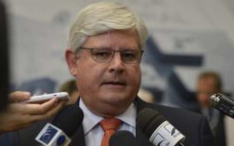 Sete candidatos à sucessão de Janot apoiam investigar presidente