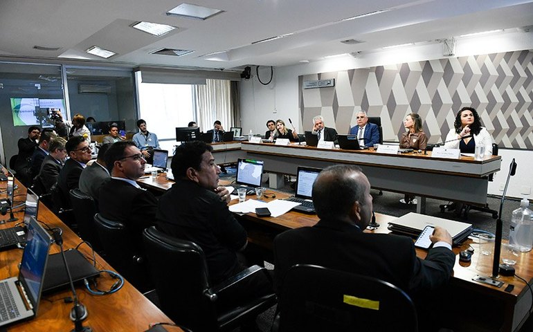 Senado debateu crescimento econômico do país