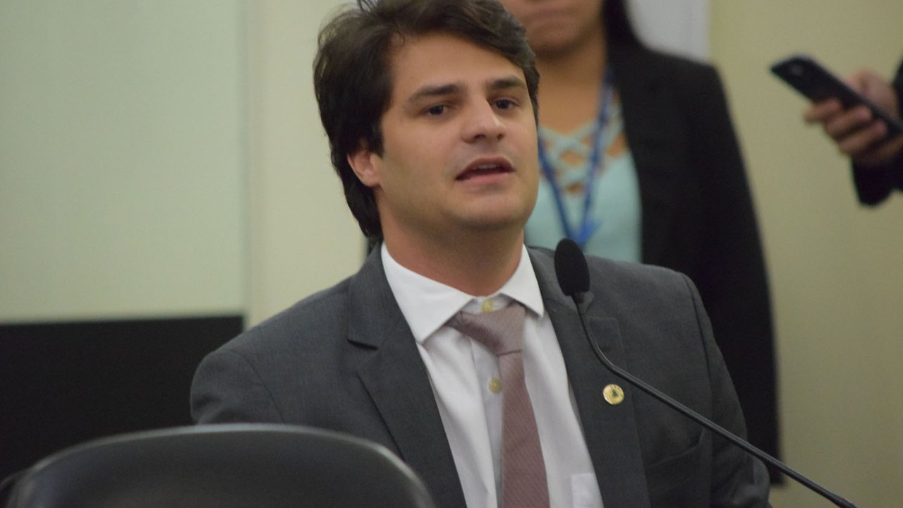 Breno Albuquerque solicita implantação da Patrulha Maria da Penha em Arapiraca