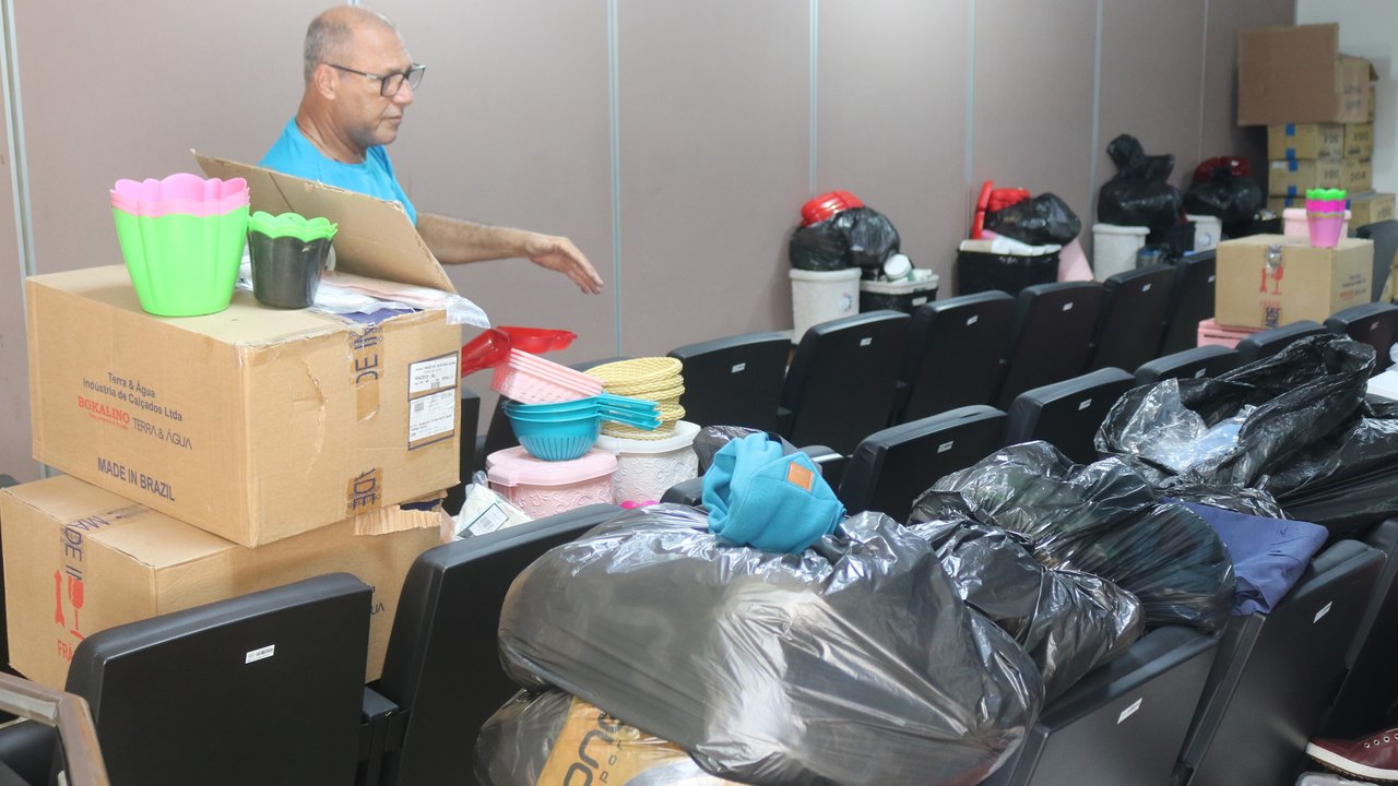 Mais de seis mil materiais apreendidos em fiscalizações da Sefaz-AL foram entregues a dezenas de instituições sociais, nesta segunda-feira (15)