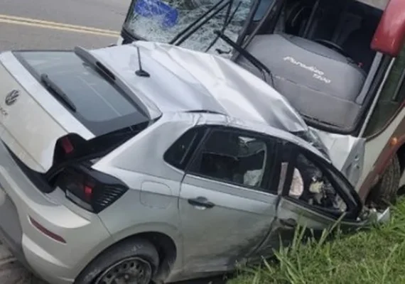 Colisão entre ônibus que saiu de Arapiraca e carro deixa um morto na BR-116 em Minas Gerais