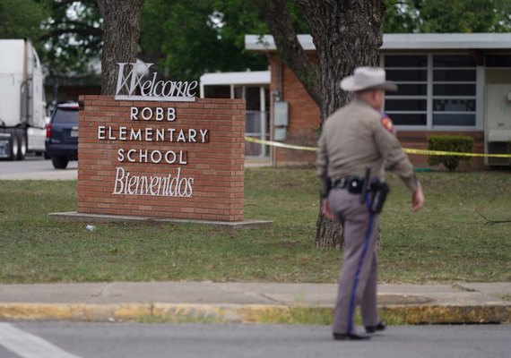 Familiares de vítimas de ataque a escola do Texas serão indenizados em R$ 10 milhões