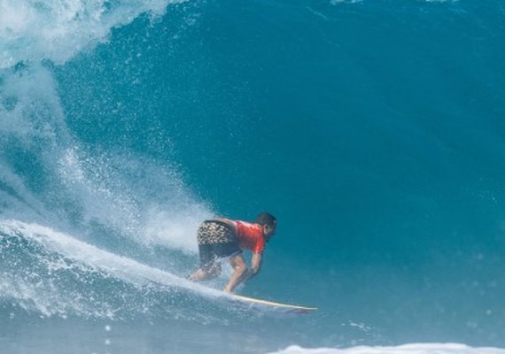 Italo Ferreira e Ian Gouveia caem nas semifinais da etapa de Pipeline do Mundial de Surfe