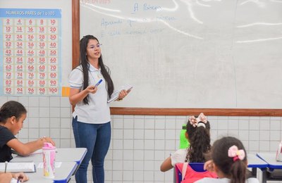 Professora de Pindorama participa de avaliação nacional do Ministério da Educação