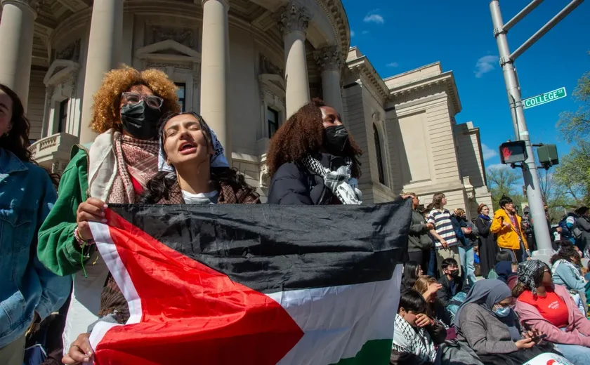 Assédio e vazamento de informações: Entenda por que estudantes usam máscaras nos protestos pró-Palestina nos EUA