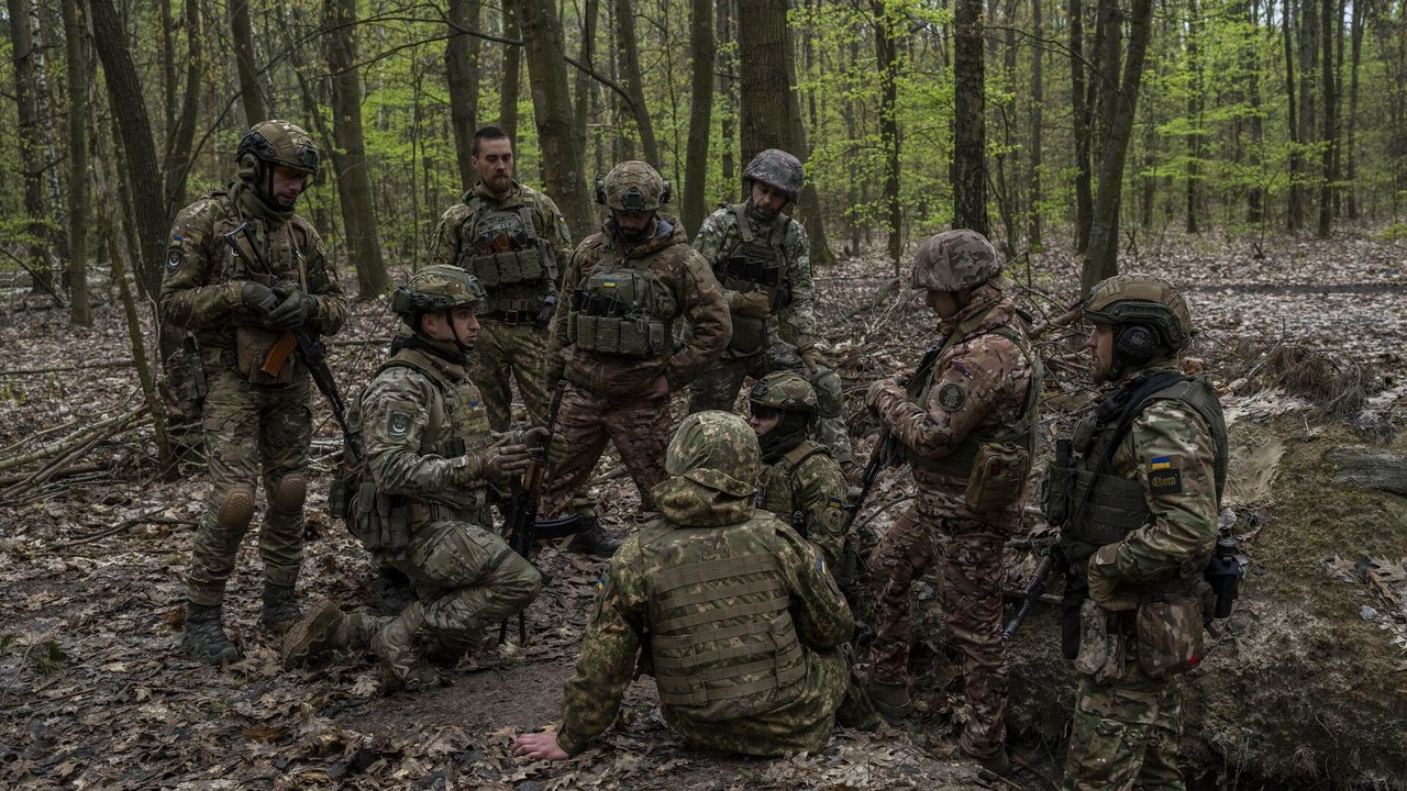 Militar austríaco: Rússia está avançando com sucesso, enquanto o tempo está 'apertando' a Ucrânia