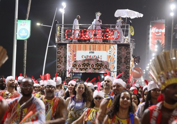 Cortejo Afro desfilou contando a história de meio século de Blocos Afro no carnaval