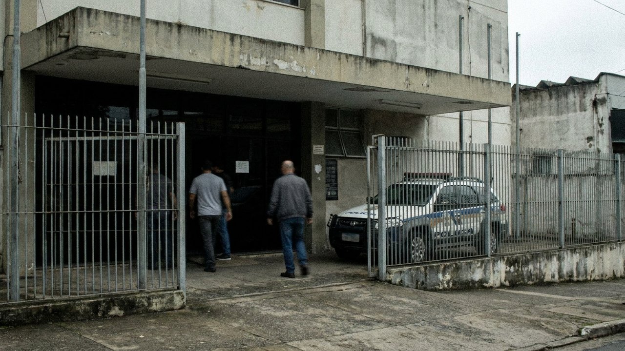 Professor é investigado por pedir foto de aluna nua e ameaçar reprová-la