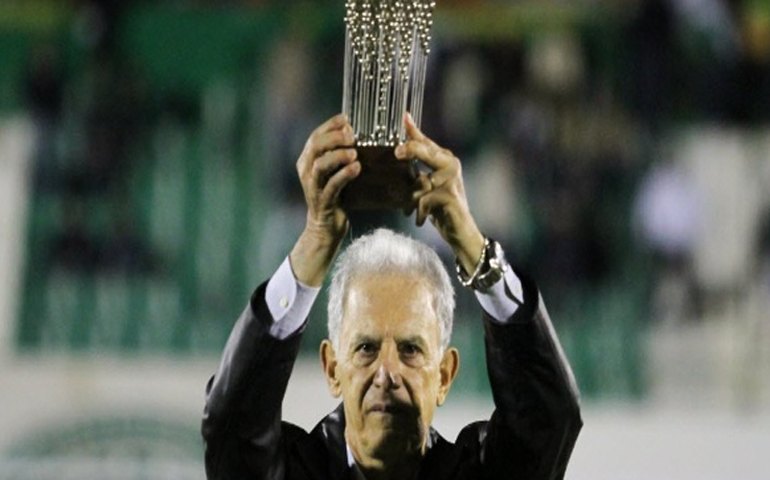 Campeão brasileiro com Guarani, Carlos Alberto Silva morre aos 77 anos