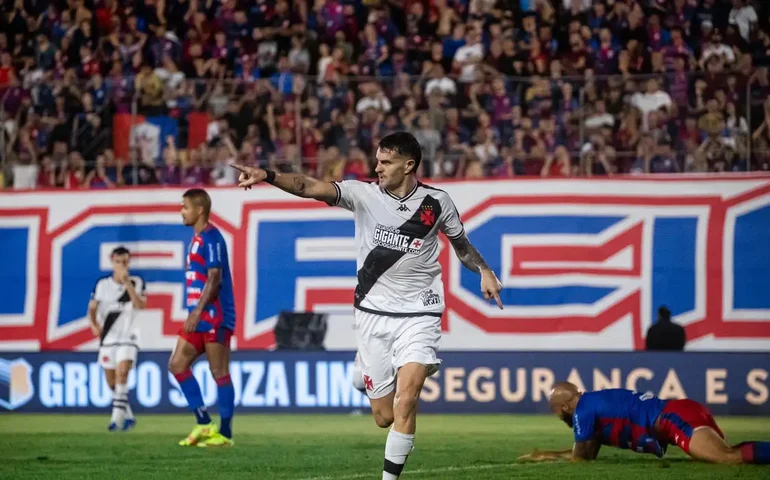 Vasco supera Marcílio Dias por 3 a 1 para avançar na Copa do Brasil