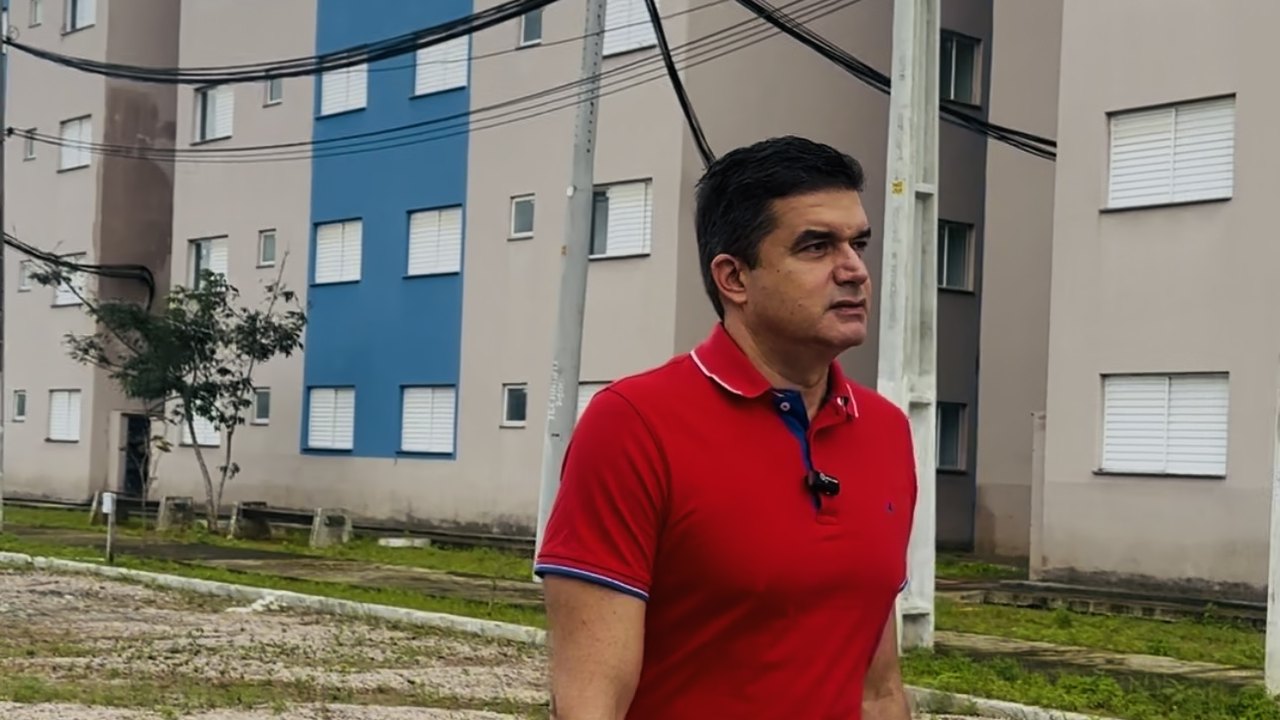 “Mais um ano terminando e a Prefeitura de Maceió não entregou o Residencial Santa Amélia”, cobra Rui Palmeira