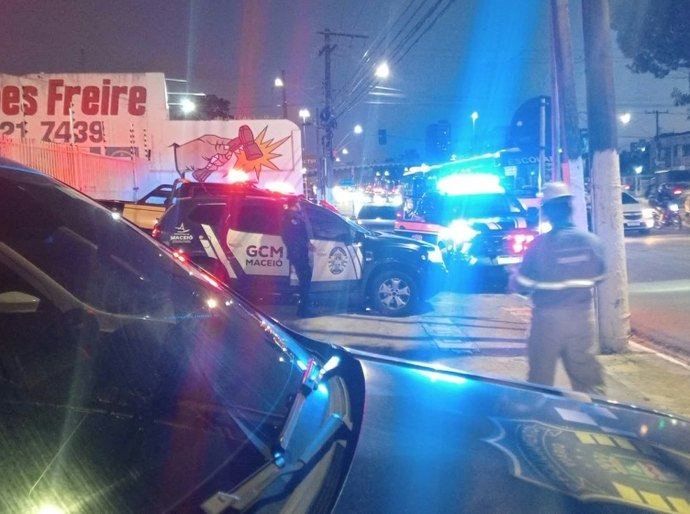 Veículo roubado em Recife é recuperado durante abordagem na Pitanguinha