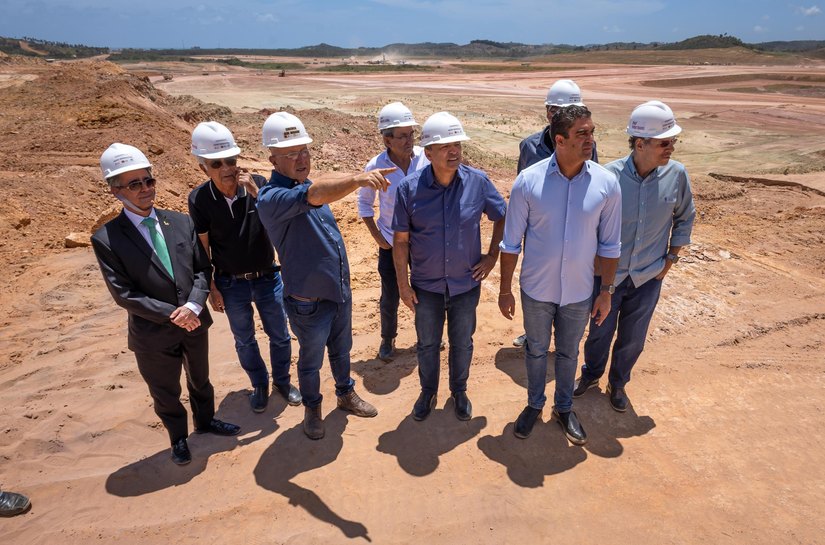 Governador em exercício Fábio Bittencourt visita obras do aeroporto de Maragogi
