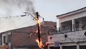 Poste pega fogo e causa interrupção de energia em Aracaju