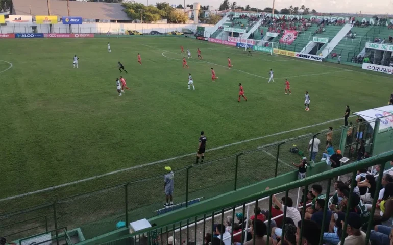 Coruripe e Penedense empatam no Gerson Amaral e arbitragem volta a ser alvo de críticas