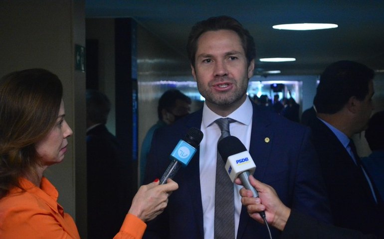 Pedro Vilela articula aprovação de  PL que garante Piso da Enfermagem