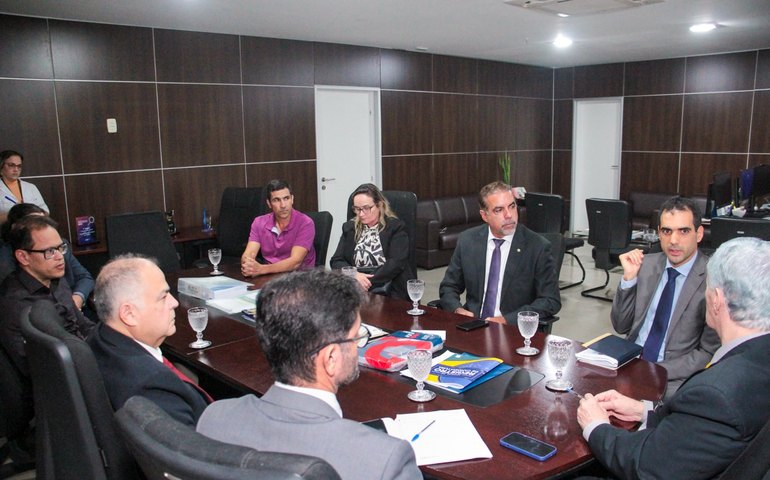 Presidente do TRE se reúne com magistrados e servidores  responsáveis pela propaganda eleitoral em Maceió